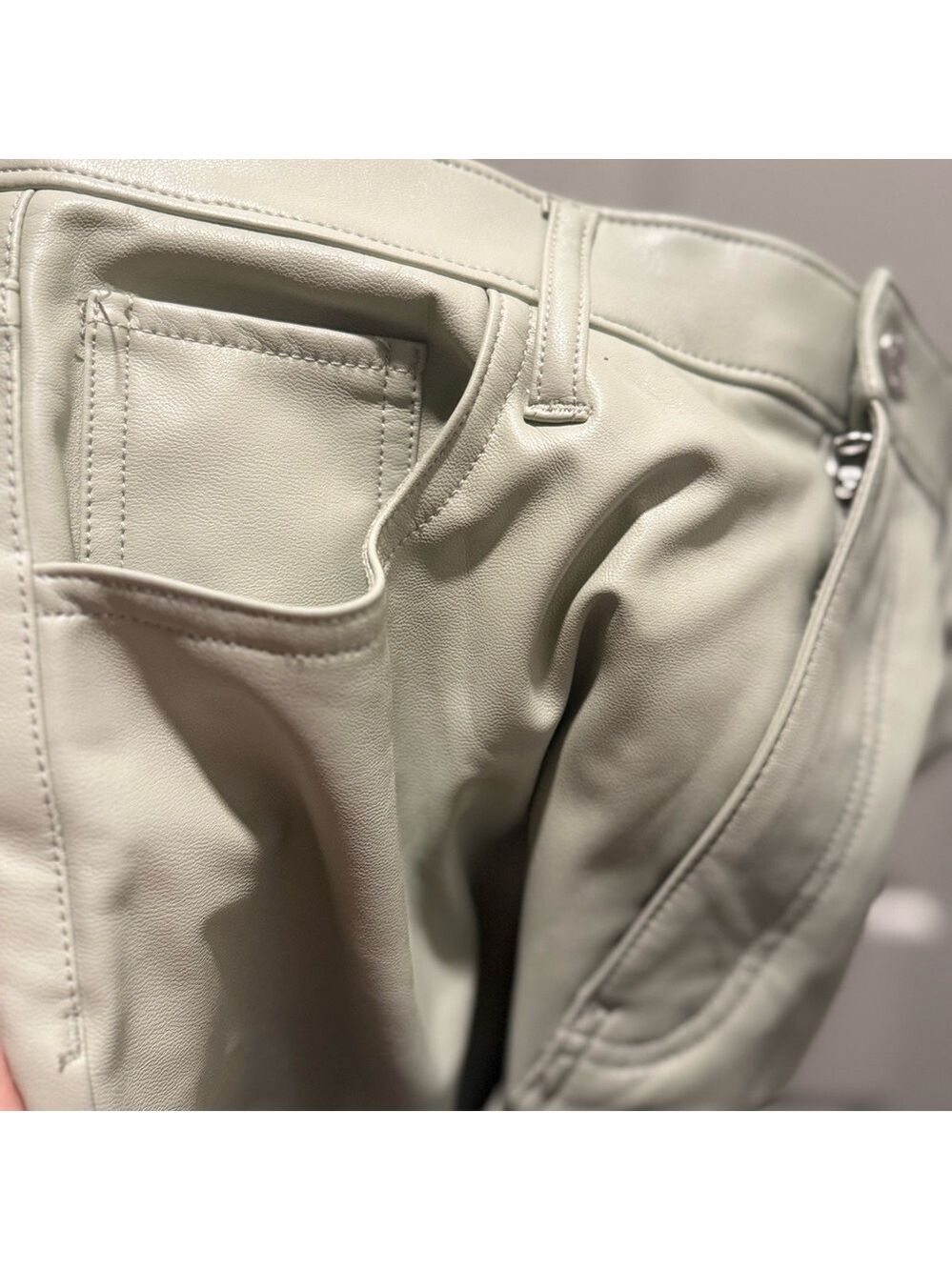 ABERCROMBIE & FITCH vegan leather pants in mint green. Size 4L - Picture 5 of 6